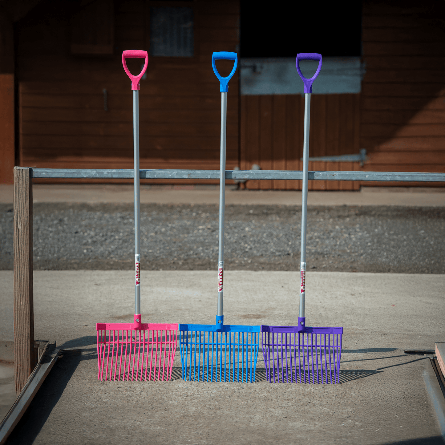 PC Bedding Fork with D Handle - Red Gorilla - UK - 118M.PC.D/SK.BL